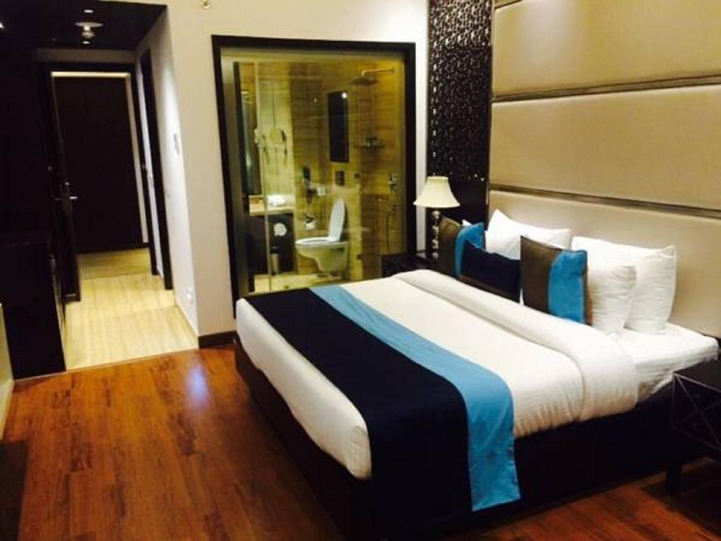 Hotel Delite Grand Faridabad Exterior photo