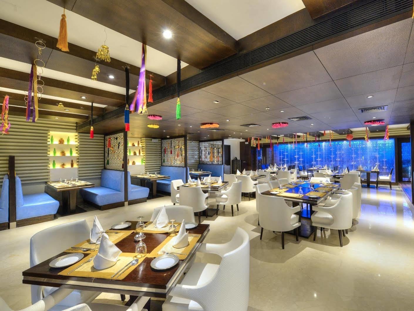 Hotel Delite Grand Faridabad Exterior photo