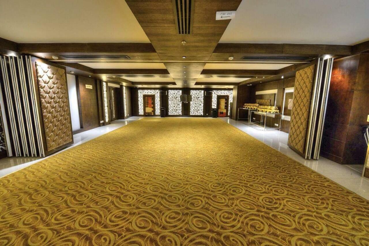 Hotel Delite Grand Faridabad Exterior photo